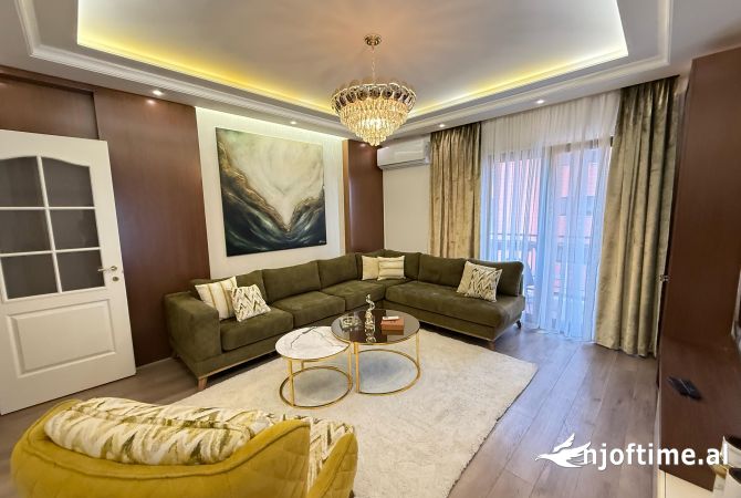 Shtepi ne shitje Apartament ne Tirane, 2+1, Mobilimi E mobiluar, Pagesa 250,000  Euro.