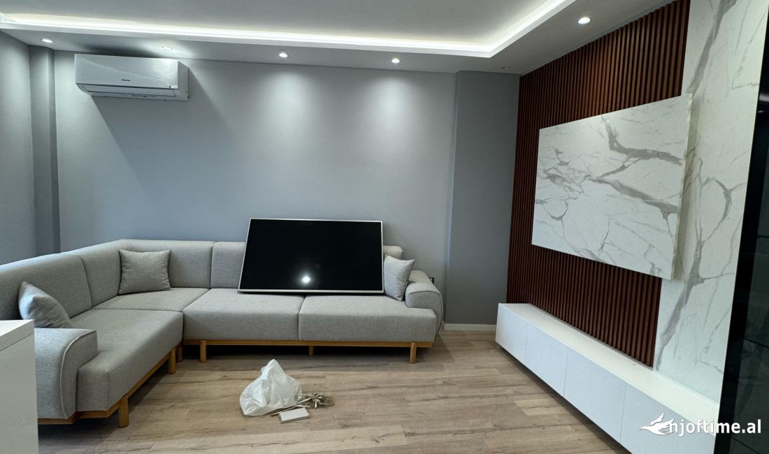 Shtepi me qera Apartament ne Tirane, 2+1, Mobilimi E mobiluar, Pagesa 900  Euro.