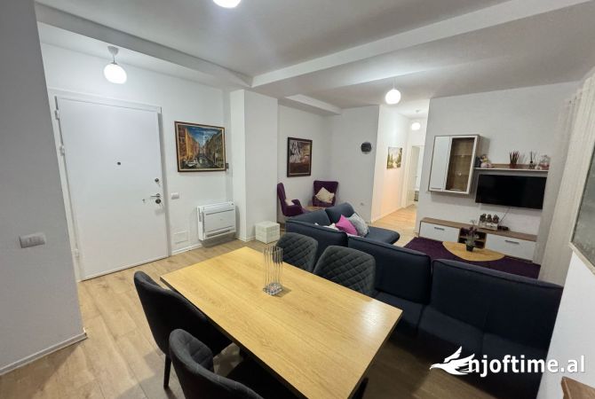 Shtepi me qera Apartament ne Tirane, 2+1, Mobilimi E mobiluar, Pagesa 600  Euro.