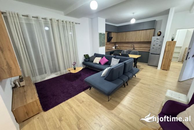 Shtepi me qera Apartament ne Tirane, 2+1, Mobilimi E mobiluar, Pagesa 600  Euro.