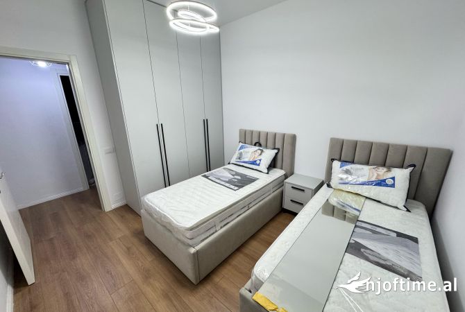 Shtepi me qera Apartament ne Tirane, 2+1, Mobilimi E mobiluar, Pagesa 650  Euro.