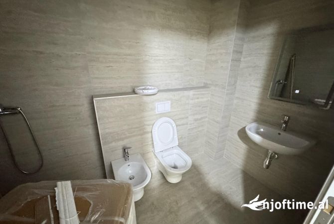 Shtepi me qera Apartament ne Tirane, 2+1, Mobilimi E mobiluar, Pagesa 650  Euro.