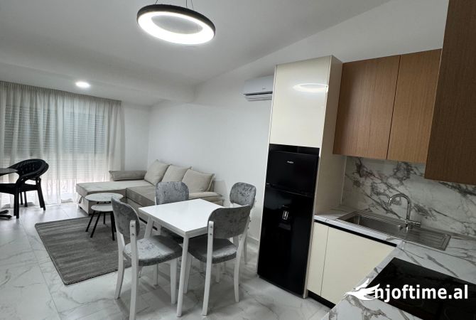 Shtepi me qera Apartament ne Tirane, 1+1, Mobilimi E mobiluar, Pagesa 450  Euro.
