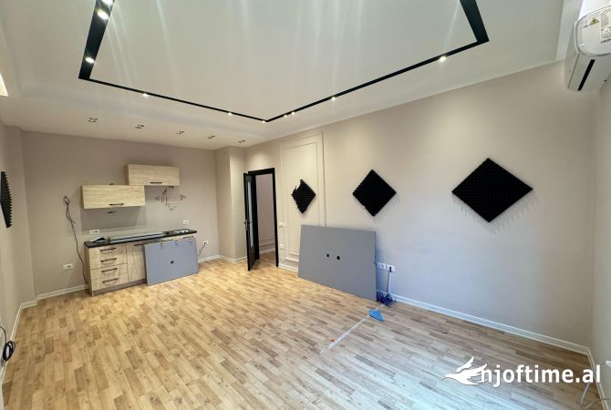 Shtepi me qera Apartament ne Tirane, 2+1, Mobilimi Bosh, pa mobiluar, Pagesa 1,200  Euro.