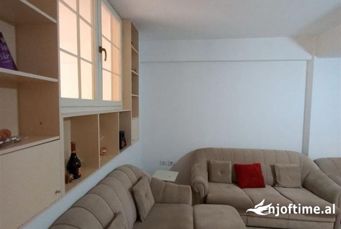 Shtepi me qera 1+1 ne Tirane - 37,000 Leke