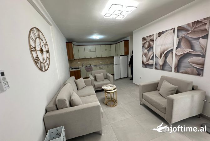 Ambient biznesi me qera 3+1 ne Tirane - 600 Euro