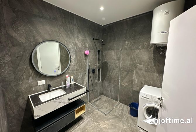 Shtepi me qera Apartament ne Tirane, 2+1, Mobilimi E mobiluar, Pagesa 800  Euro.