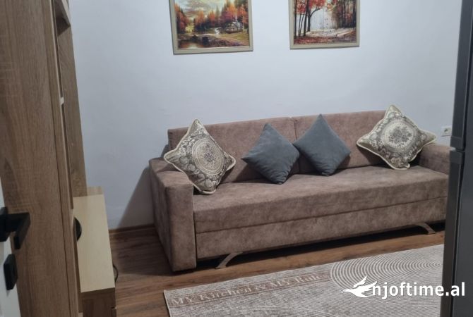 Shtepi me qera Apartament ne Tirane, 2+1, Mobilimi E mobiluar, Pagesa 600  Euro.