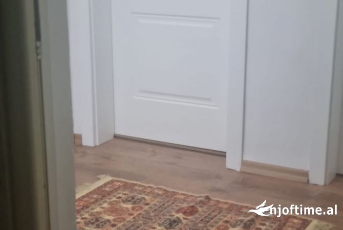 Shtepi me qera Apartament ne Tirane, 2+1, Mobilimi E mobiluar, Pagesa 600  Euro.