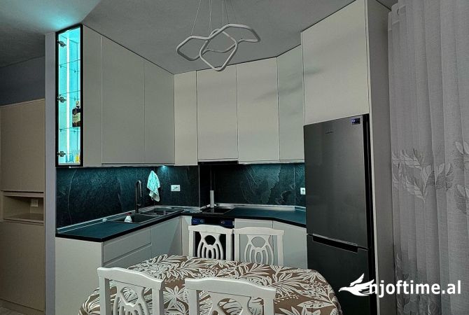 Shtepi me qera Apartament ne Tirane, 1+1, Mobilimi E mobiluar, Pagesa 650  Euro.