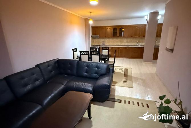 Shtepi me qera Apartament ne Tirane, 2+1, Mobilimi E mobiluar, Pagesa 50,000  Leke.