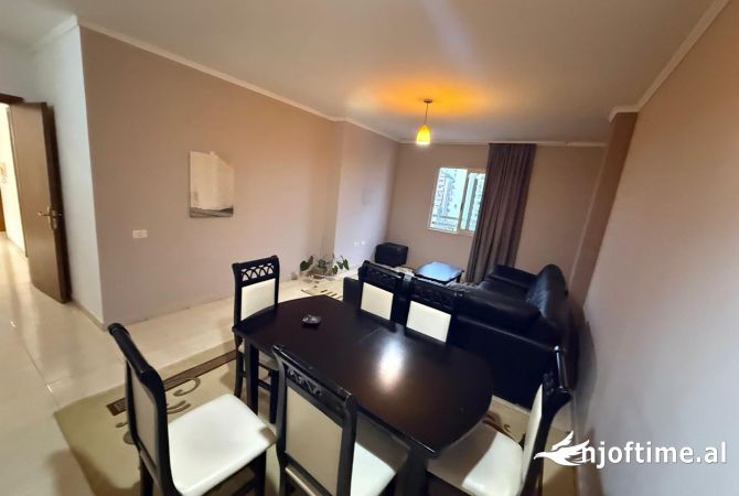 Shtepi me qera Apartament ne Tirane, 2+1, Mobilimi E mobiluar, Pagesa 50,000  Leke.