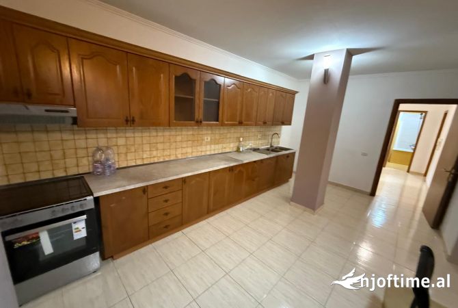Shtepi me qera Apartament ne Tirane, 2+1, Mobilimi E mobiluar, Pagesa 50,000  Leke.