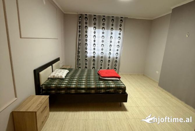 Shtepi me qera Apartament ne Tirane, 2+1, Mobilimi E mobiluar, Pagesa 50,000  Leke.