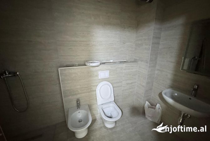 Shtepi me qera Apartament ne Tirane, 2+1, Mobilimi E mobiluar, Pagesa 650  Euro.
