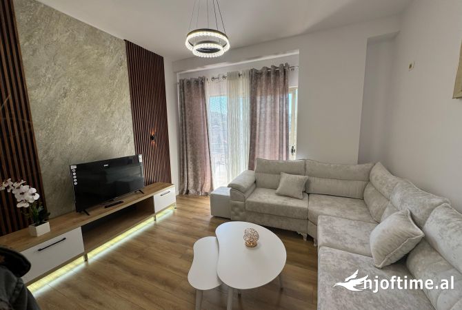 Shtepi ne shitje Apartament ne Tirane, 1+1, Mobilimi E mobiluar, Pagesa 95,000  Euro.