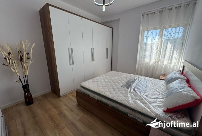 Shtepi ne shitje Apartament ne Tirane, 1+1, Mobilimi E mobiluar, Pagesa 95,000  Euro.