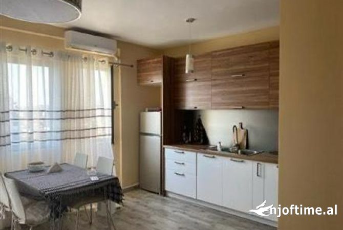 Shtepi me qera Apartament ne Tirane, 1+1, Mobilimi E mobiluar, Pagesa 520  Euro.
