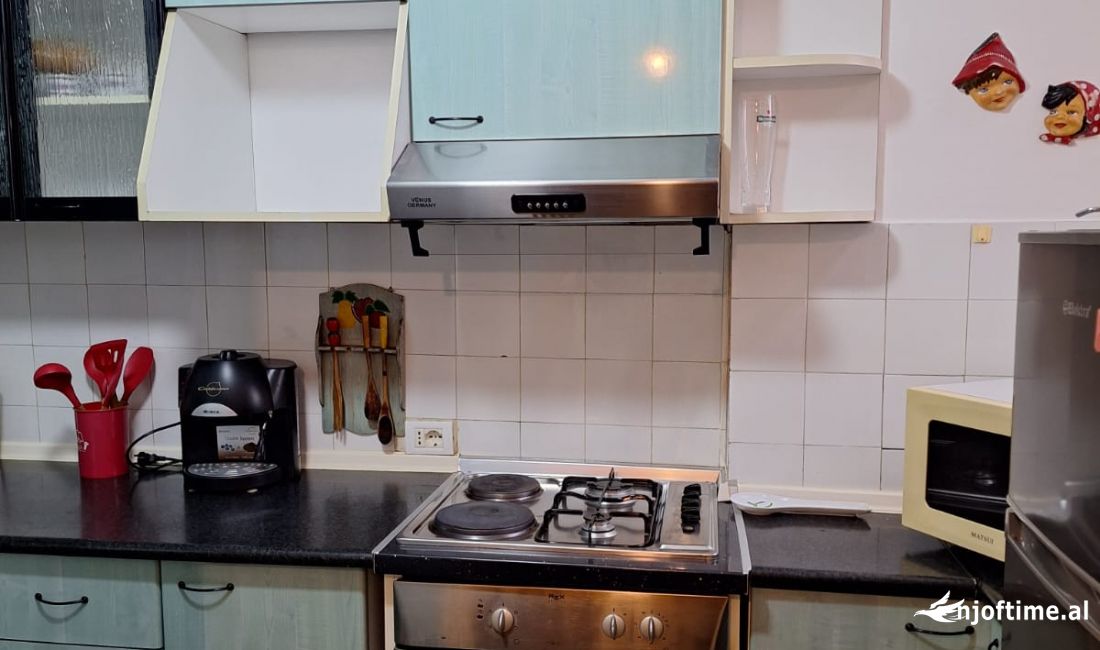 Shtepi me qera Apartament ne Tirane, 2+1, Mobilimi E mobiluar, Pagesa 550  Euro.