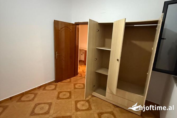 Shtepi me qera 2+1 ne Tirane - 35,000 Leke