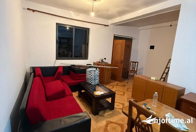 Shtepi me qera Shtepi Private ne Tirane, 2+1, Mobilimi E mobiluar, Pagesa 35,000  Leke.