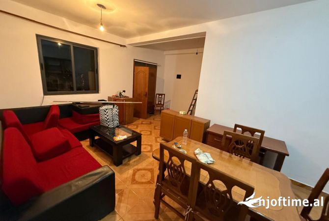 Shtepi me qera Shtepi Private ne Tirane, 2+1, Mobilimi E mobiluar, Pagesa 35,000  Leke.