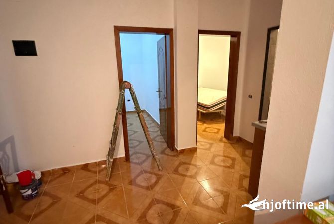 Shtepi me qera Shtepi Private ne Tirane, 2+1, Mobilimi E mobiluar, Pagesa 35,000  Leke.