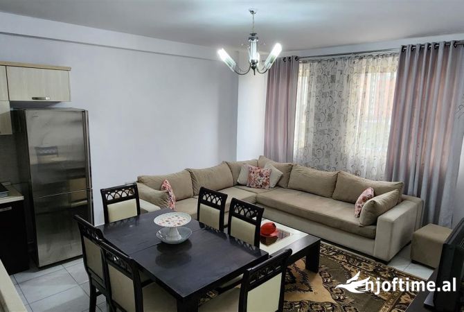 Shtepi me qera 2+1 ne Tirane - 42,000 Leke