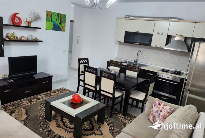 Shtepi me qera Apartament ne Tirane, 2+1, Mobilimi E mobiluar, Pagesa 42,000  Leke.