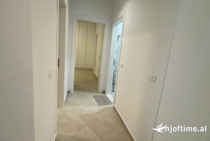 Shtepi me qera Apartament ne Tirane, 2+1, Mobilimi E mobiluar, Pagesa 650  Euro.