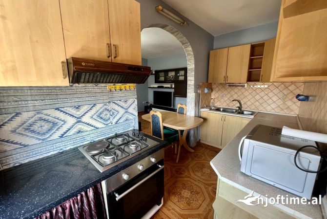 Shtepi me qera Apartament ne Tirane, 1+1, Mobilimi E mobiluar, Pagesa 400  Euro.