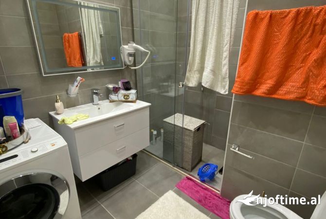 Shtepi me qera Apartament ne Tirane, 2+1, Mobilimi E mobiluar, Pagesa 500  Euro.