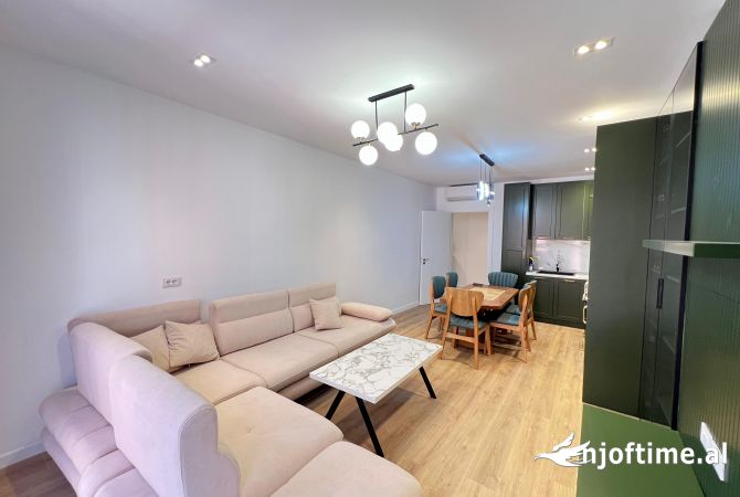 Shtepi me qera Apartament ne Tirane, 2+1, Mobilimi E mobiluar, Pagesa 800  Euro.