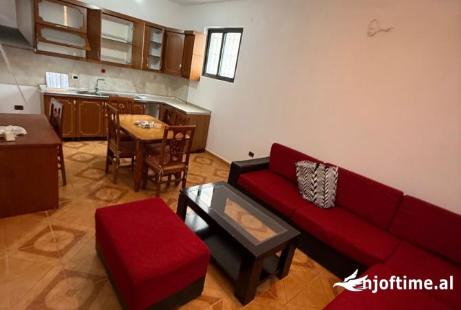 Shtepi me qera 2+1 ne Tirane - 35,000 Leke