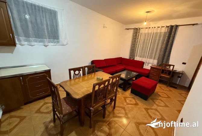 Shtepi me qera Shtepi Private ne Tirane, 2+1, Mobilimi E mobiluar, Pagesa 35,000  Leke.