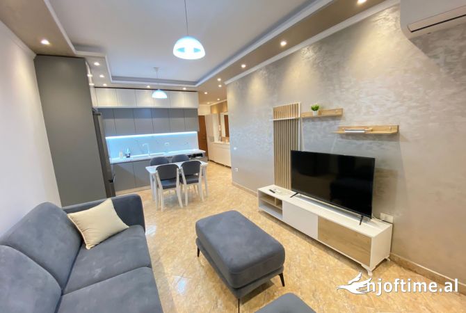 Shtepi me qera Apartament ne Tirane, 2+1, Mobilimi E mobiluar, Pagesa 800  Euro.