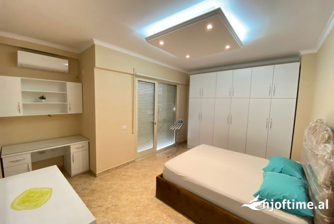 Shtepi me qera Apartament ne Tirane, 2+1, Mobilimi E mobiluar, Pagesa 800  Euro.