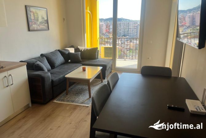 Shtepi me qera Apartament ne Tirane, 2+1, Mobilimi E mobiluar, Pagesa 50,000  Leke.