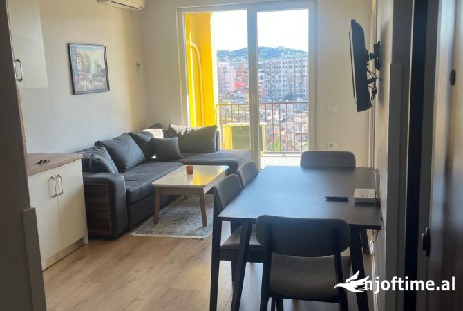 Shtepi me qera Apartament ne Tirane, 2+1, Mobilimi E mobiluar, Pagesa 50,000  Leke.
