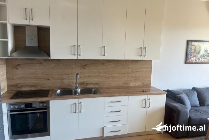 Shtepi me qera Apartament ne Tirane, 2+1, Mobilimi E mobiluar, Pagesa 50,000  Leke.