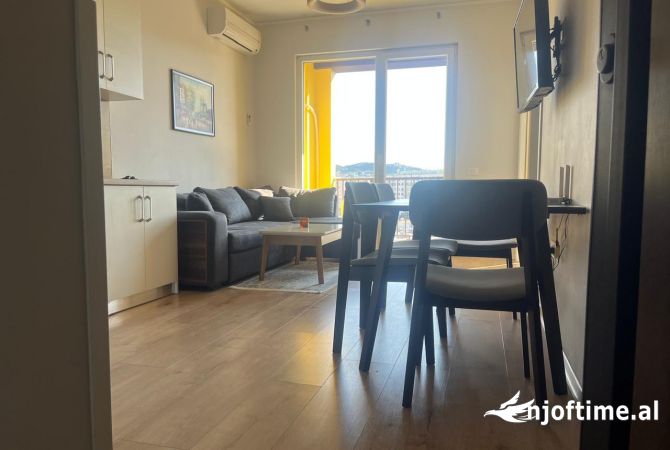 Shtepi me qera Apartament ne Tirane, 2+1, Mobilimi E mobiluar, Pagesa 50,000  Leke.