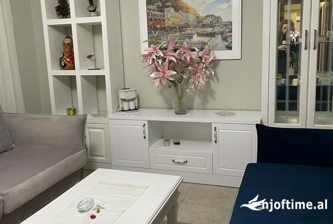 Shtepi me qera Apartament ne Tirane, 2+1, Mobilimi E mobiluar, Pagesa 500  Euro.