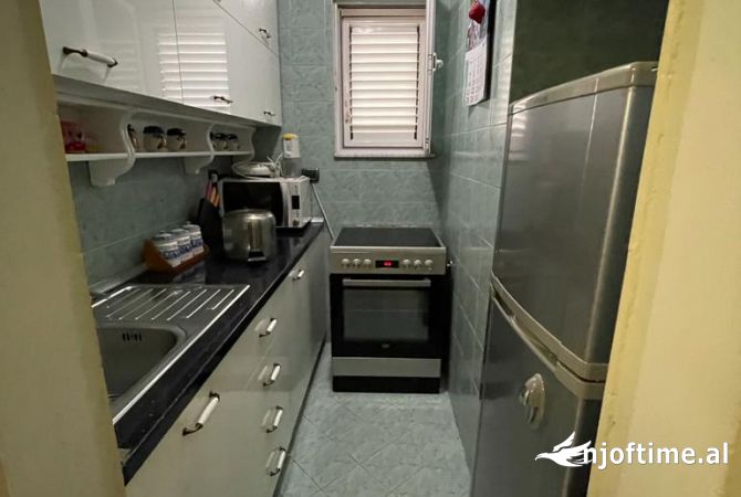 Shtepi me qera Apartament ne Tirane, 2+1, Mobilimi E mobiluar, Pagesa 500  Euro.