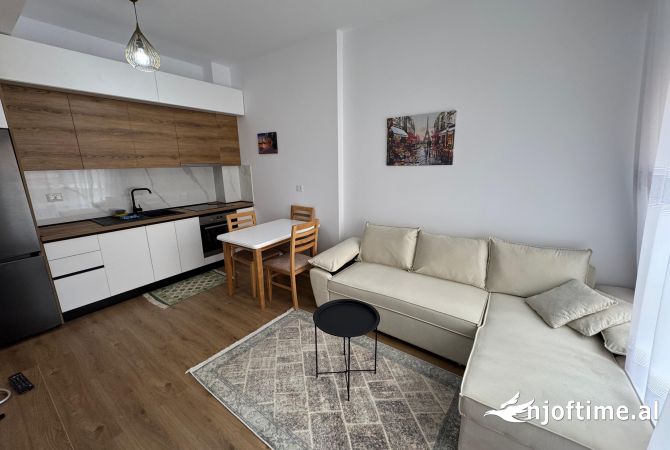 Shtepi me qera Apartament ne Tirane, 1+1, Mobilimi E mobiluar, Pagesa 42,000  Leke.