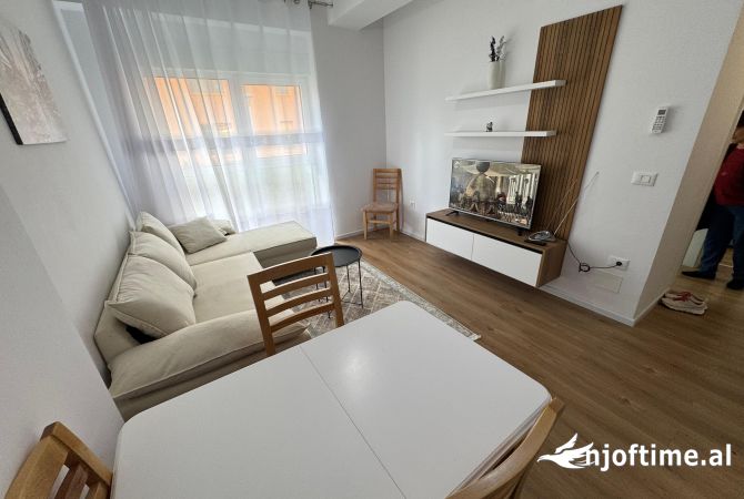 Shtepi me qera Apartament ne Tirane, 1+1, Mobilimi E mobiluar, Pagesa 42,000  Leke.