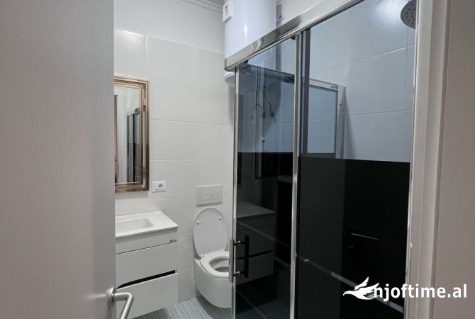 Shtepi me qera Apartament ne Tirane, 2+1, Mobilimi E mobiluar, Pagesa 700  Euro.