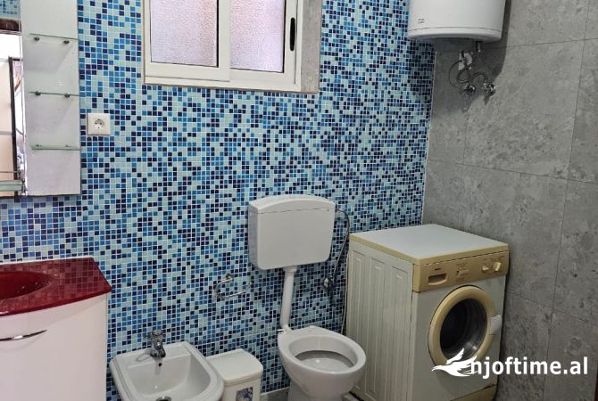 Shtepi me qera Shtepi Private ne Tirane, 2+1, Mobilimi E mobiluar, Pagesa 480  Euro.