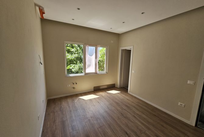 Shtepi ne shitje 1+1 ne Tirane - 124,000 Euro