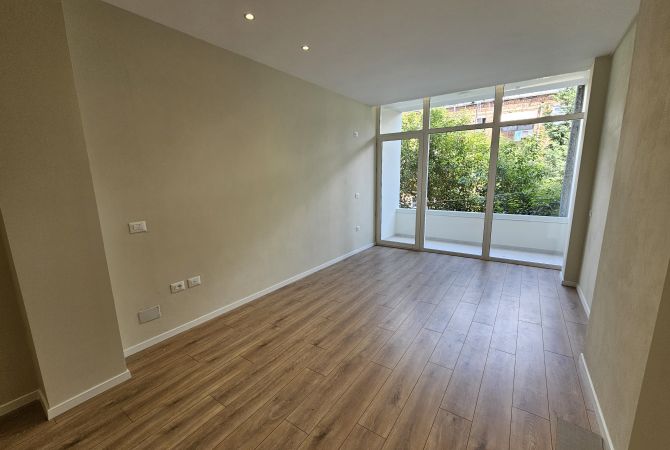 Shtepi ne shitje Apartament ne Tirane, Garsoniere, Mobilimi E mobiluar, Pagesa 119,000  Euro.