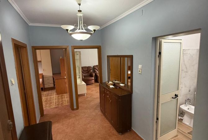 Shtepi ne shitje Apartament ne Tirane, 2+1, Mobilimi E mobiluar, Pagesa 115,000  Euro.